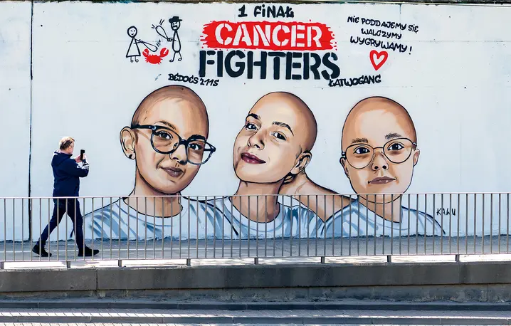 Mural wspierający akcję Cancer Fighters w Poznaniu autorstwa grafficiarza Kawu, 26 kwietnia 2026 r. Fot. Łukasz Gdak/East News Mural wspierający akcję Cancer Fighters w Poznaniu autorstwa grafficiarza Kawu, 26 kwietnia 2026 r. Fot. Łukasz Gdak/East News