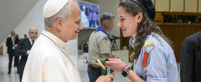 Papież Leon XIV spotyka się z europejską młodzieżą skautową. Kościół już od czasów Leona XIII podkreśla, że wychowanie młodych w duchu pokoju i solidarności jest fundamentem sprawiedliwego świata. Watykan, 1 czerwca 2026 r. | fot. VATICAN MEDIA/East News
